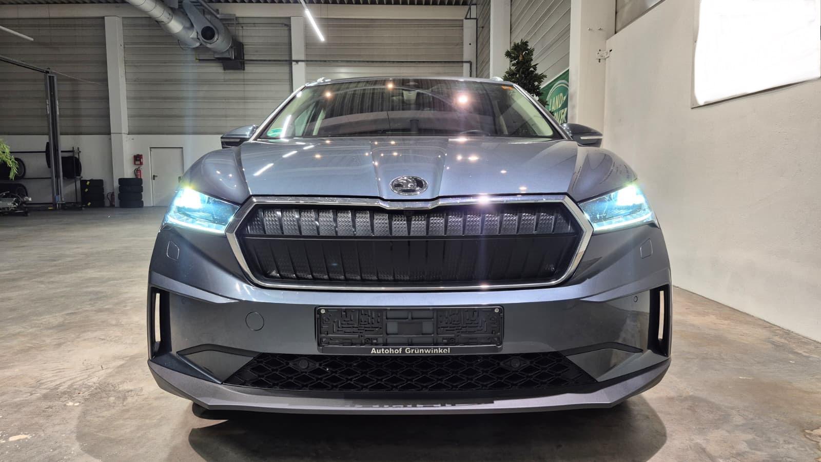 Škoda Enyaq 80 – šedá