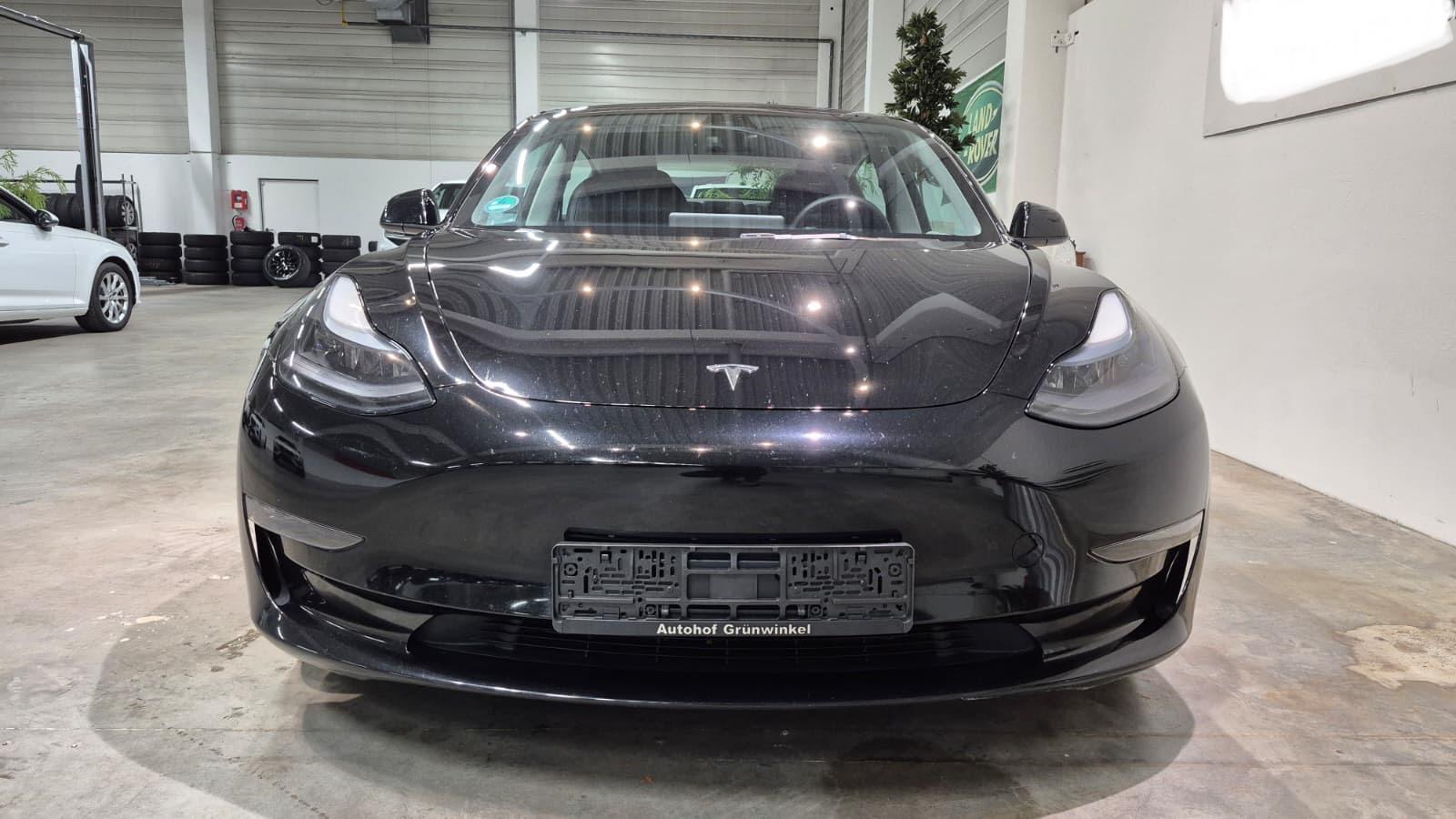 Tesla 3 LR AWD 2023 – černá