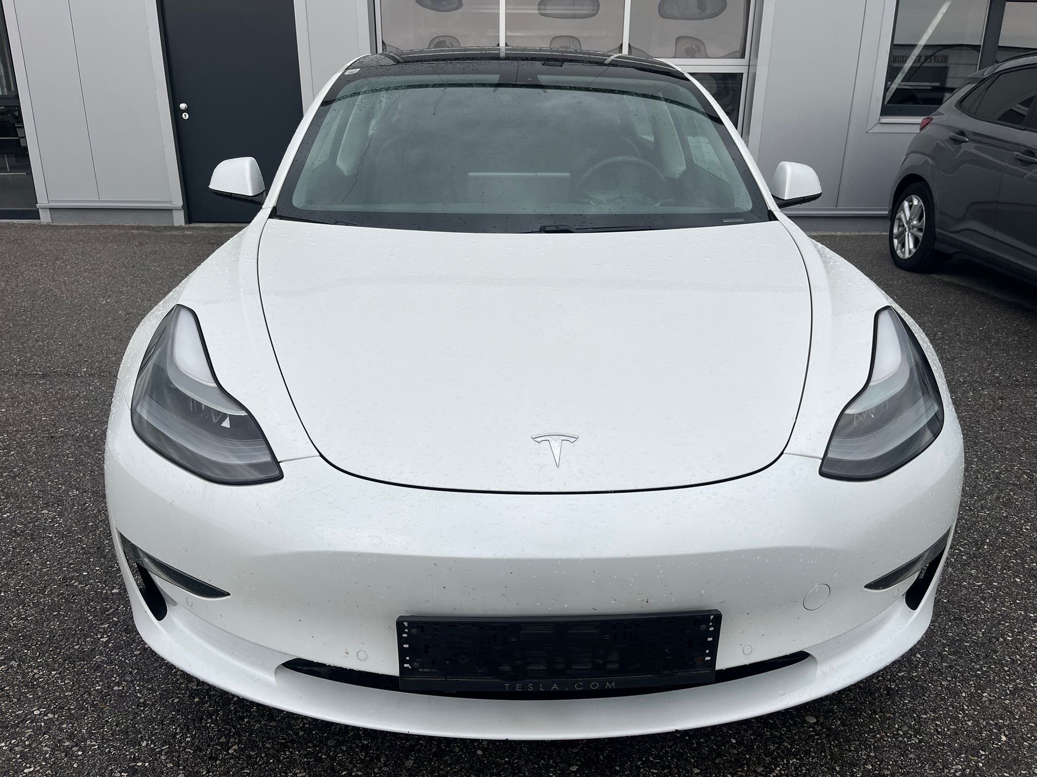 Tesla Y LR AWD – bílá