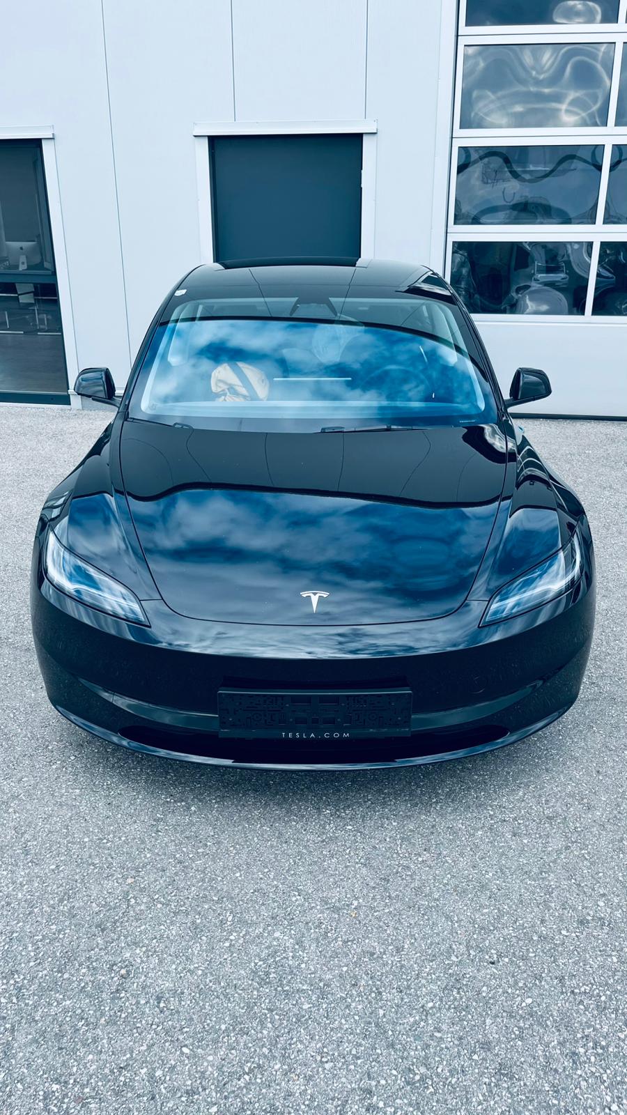 Tesla LR AWD HL 2024 – černá
